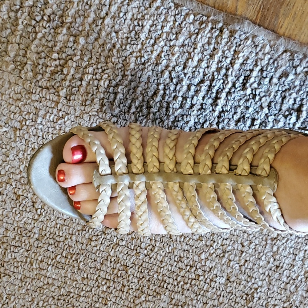 **Clearance** Madden Girl cage sandals - Picture 4 of 12